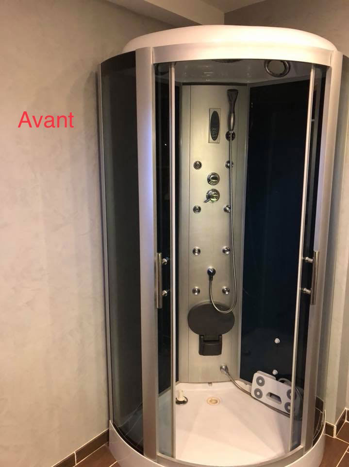Toutes nos réalisations renovation-salle-de-bain-morzine-avant.jpg